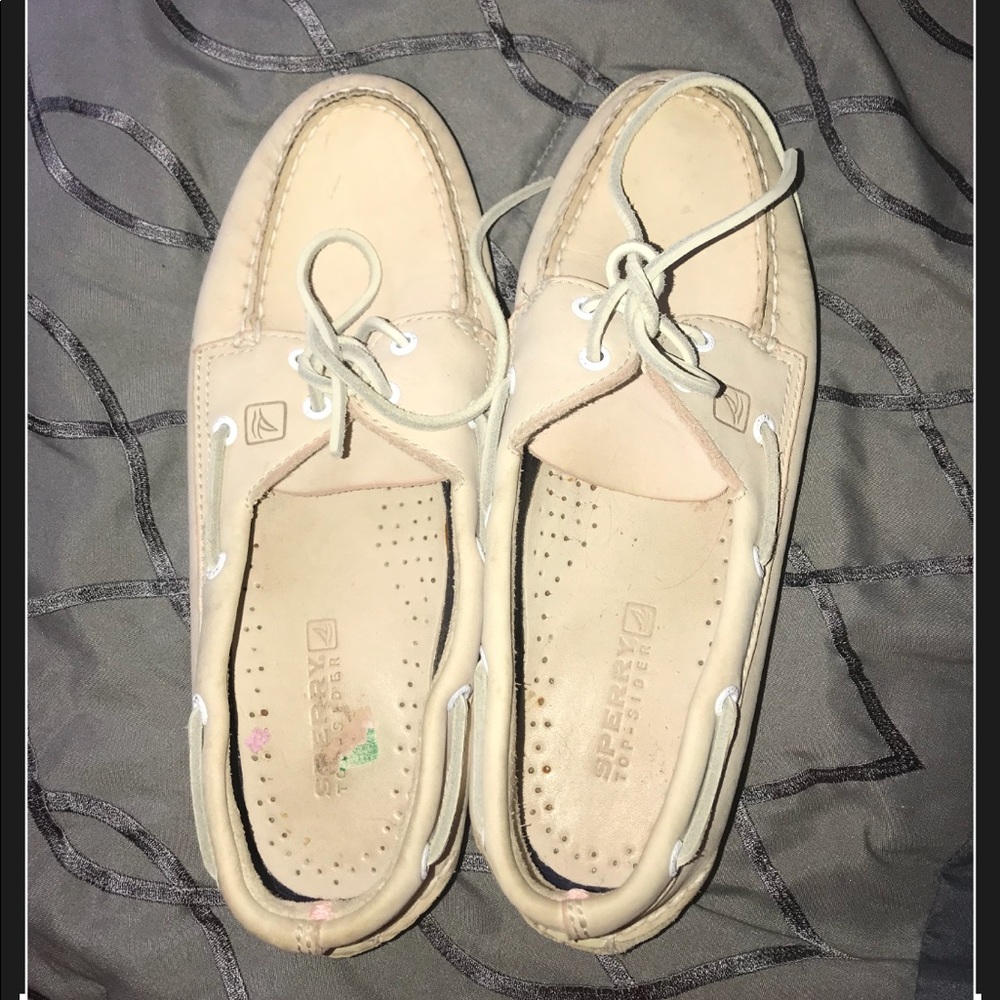 Pink leather sperry